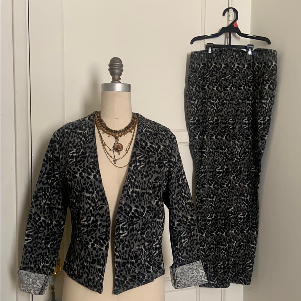 Corporate Black and Gray Animal Print Blazer and Pants Set